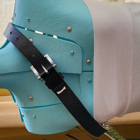 Utility women's EUC black genuine leather classic silver studded belt Size M - Picture 5 of 9